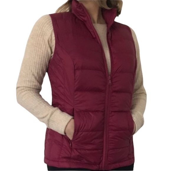 Weekend Sleeveless Puffer Vest Burgundy Red - Picture 1 of 13